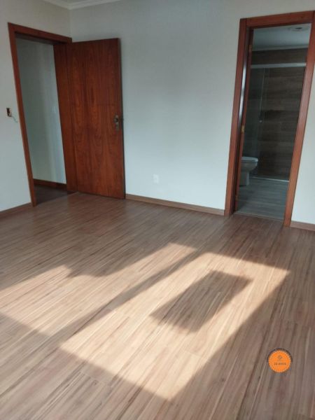Apartamento com 3 quartos, 2 banheiros e 194m² à venda no bairro Centro, Pelotas