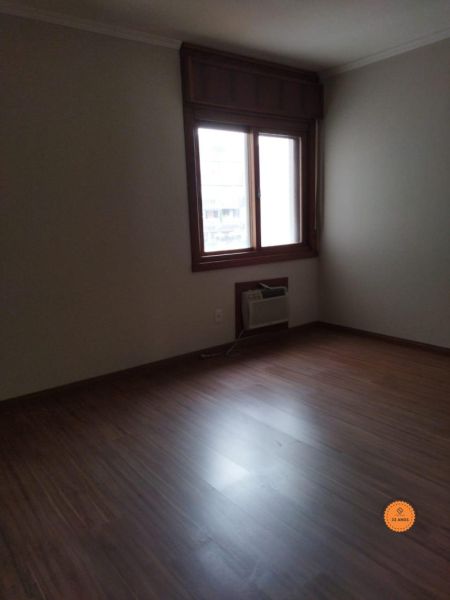 Apartamento com 3 quartos, 2 banheiros e 194m² à venda no bairro Centro, Pelotas