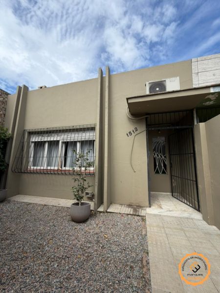 Casa com 3 quartos, 3 banheiros e 180m² à venda no bairro Centro, Pelotas