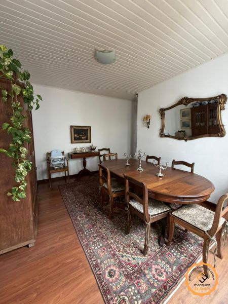 Casa com 3 quartos, 3 banheiros e 180m² à venda no bairro Centro, Pelotas