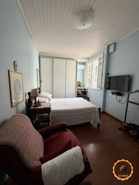 Casa com 3 quartos, 3 banheiros e 180m² à venda no bairro Centro, Pelotas