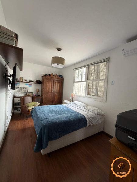 Casa com 3 quartos, 3 banheiros e 180m² à venda no bairro Centro, Pelotas