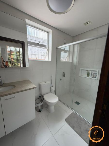 Casa com 3 quartos, 3 banheiros e 180m² à venda no bairro Centro, Pelotas