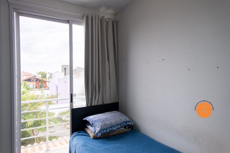 Sobrado com 2 quartos, 1 banheiro e 68m² à venda no bairro Laranjal, Pelotas