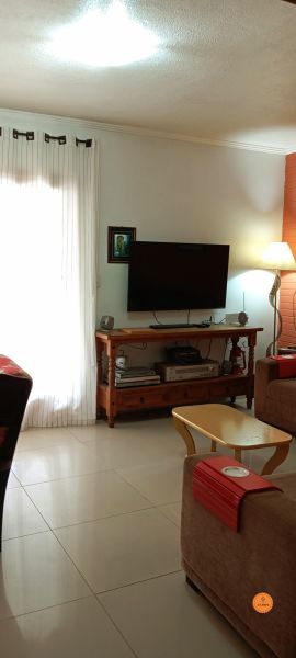 Casa com 3 quartos, 2 banheiros e 190m² à venda no bairro Areal, Pelotas
