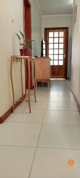 Casa com 3 quartos, 2 banheiros e 190m² à venda no bairro Areal, Pelotas