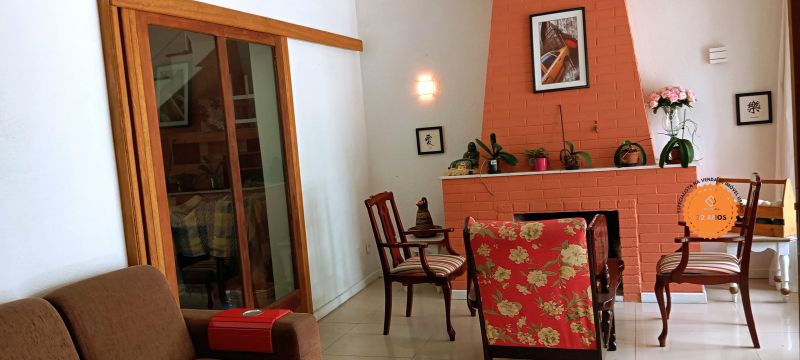 Casa com 3 quartos, 2 banheiros e 190m² à venda no bairro Areal, Pelotas