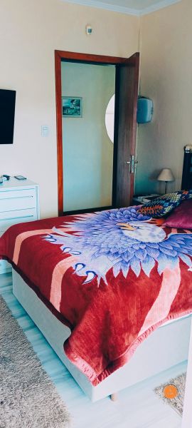 Casa com 3 quartos, 2 banheiros e 190m² à venda no bairro Areal, Pelotas