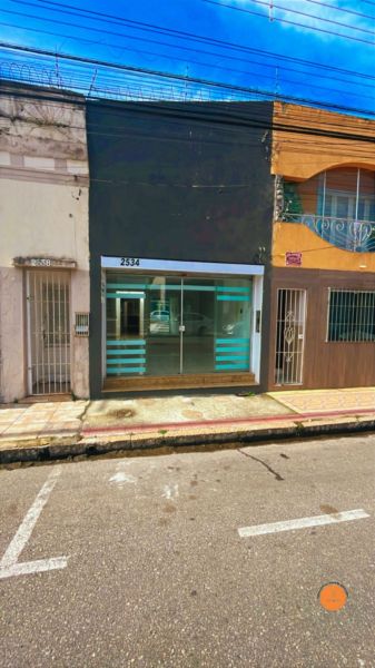 Sala com 3 quartos, 2 banheiros e 98m² à venda no bairro Centro, Pelotas