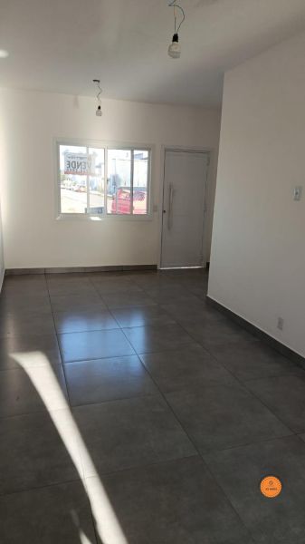 Casa com 2 quartos, 1 banheiro e 72m² à venda no bairro Três Vendas, Pelotas