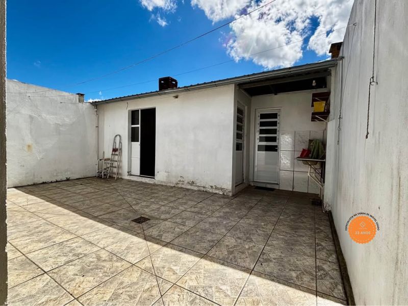 Casa com 2 quartos, 2 banheiros e 68m² à venda no bairro Fragata, Pelotas