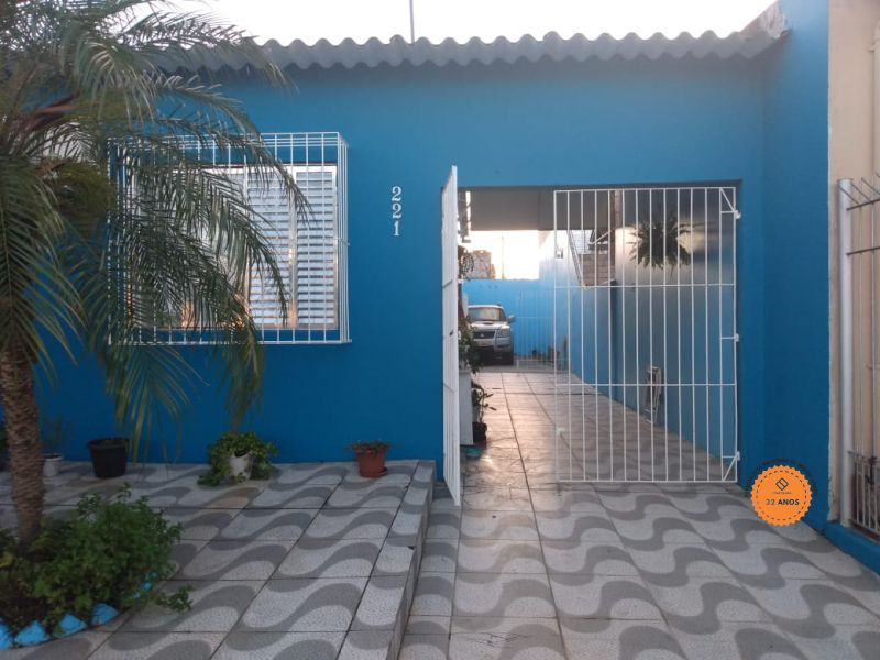 Casa com 2 quartos, 2 banheiros e 56m² à venda no bairro Areal, Pelotas