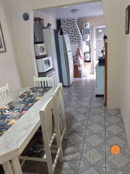 Casa com 2 quartos, 2 banheiros e 56m² à venda no bairro Areal, Pelotas