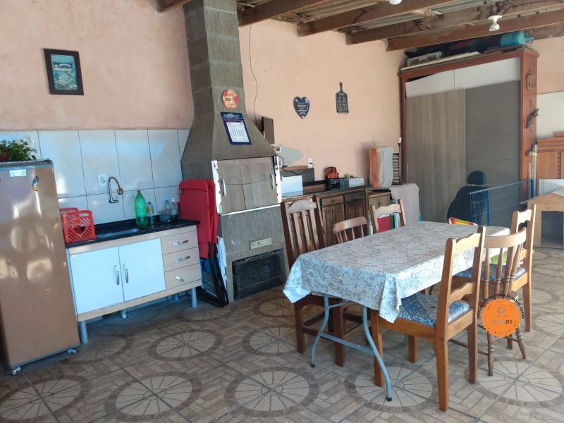 Casa com 2 quartos, 2 banheiros e 56m² à venda no bairro Areal, Pelotas