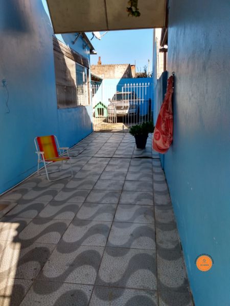Casa com 2 quartos, 2 banheiros e 56m² à venda no bairro Areal, Pelotas