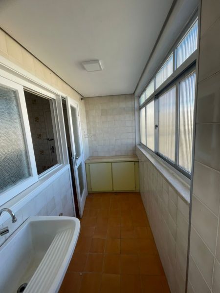 Apartamento com 3 quartos, 2 banheiros e 148m² à venda no bairro Centro, Pelotas