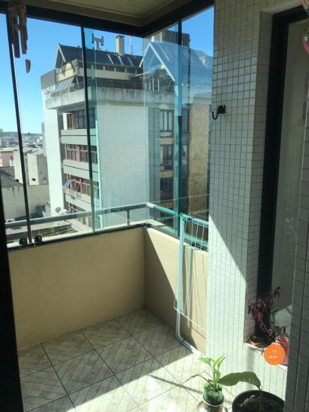 Apartamento com 3 quartos, 2 banheiros e 142m² à venda no bairro Centro, Pelotas