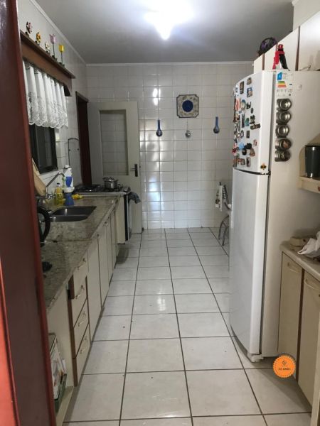 Apartamento com 3 quartos, 2 banheiros e 142m² à venda no bairro Centro, Pelotas