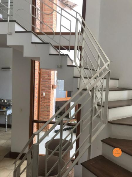 Casa com 3 quartos, 2 banheiros e 315m² à venda no bairro Areal, Pelotas