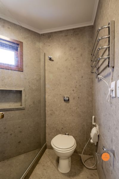 Casa com 3 quartos, 2 banheiros e 315m² à venda no bairro Areal, Pelotas