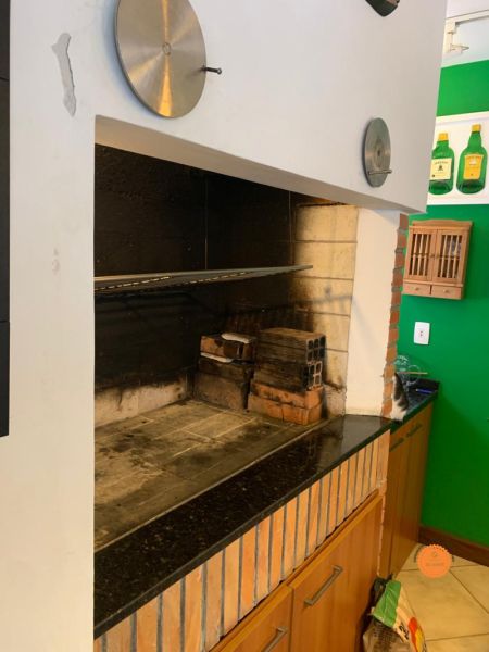 Casa com 3 quartos, 2 banheiros e 315m² à venda no bairro Areal, Pelotas