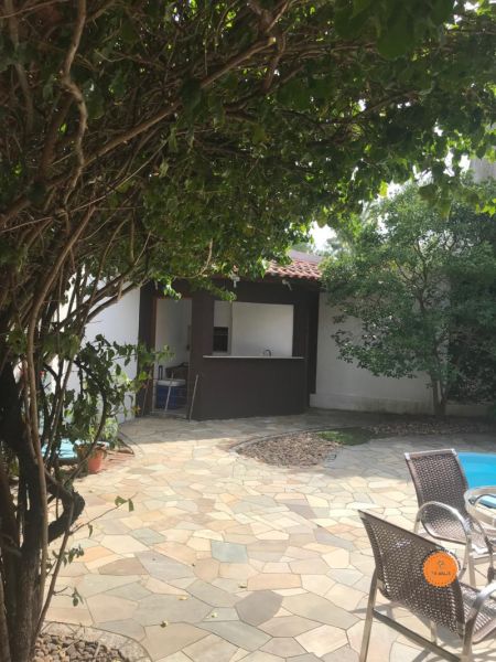 Casa com 3 quartos, 2 banheiros e 315m² à venda no bairro Areal, Pelotas