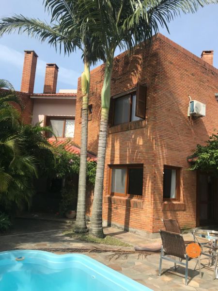 Casa com 3 quartos, 2 banheiros e 315m² à venda no bairro Areal, Pelotas