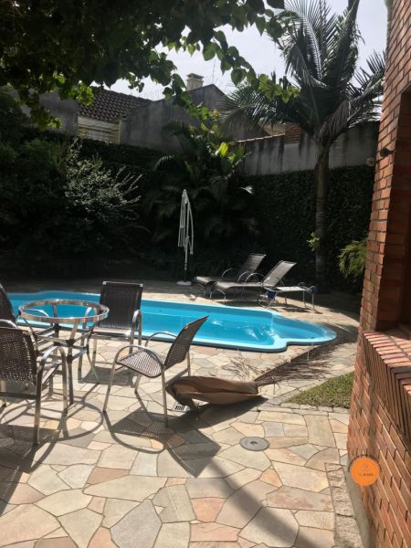 Casa com 3 quartos, 2 banheiros e 315m² à venda no bairro Areal, Pelotas