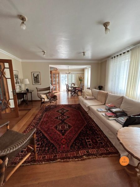 Casa com 4 quartos, 4 banheiros e 376m² à venda no bairro Laranjal, Pelotas