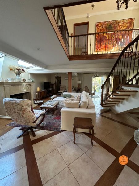 Casa com 4 quartos, 4 banheiros e 376m² à venda no bairro Laranjal, Pelotas
