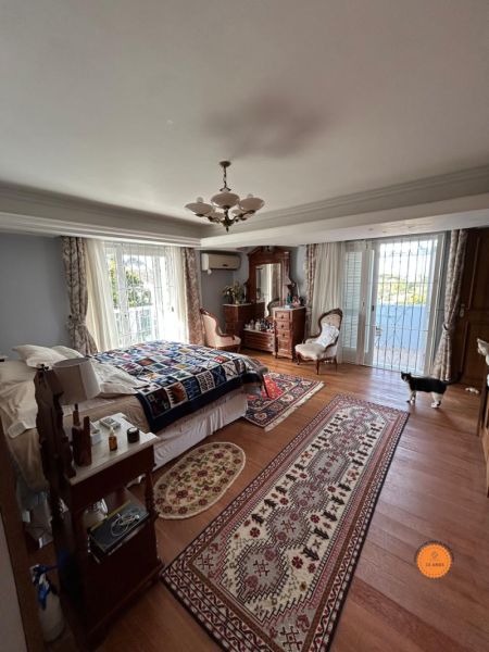 Casa com 4 quartos, 4 banheiros e 376m² à venda no bairro Laranjal, Pelotas