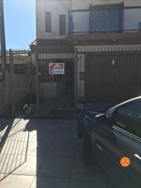Casa com 3 quartos, 2 banheiros e 180m² à venda no bairro Areal, Pelotas