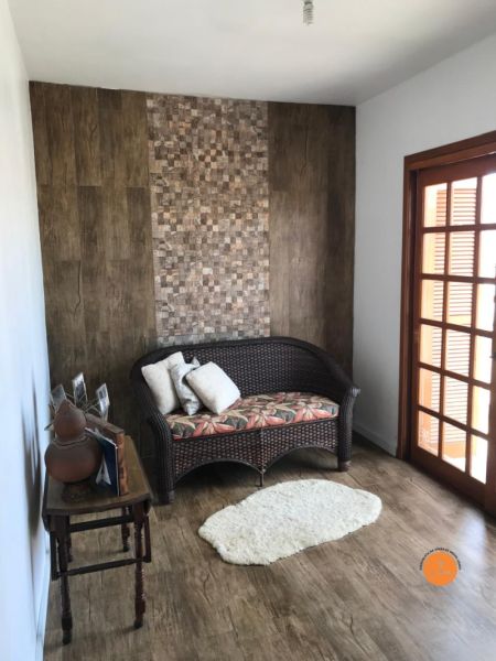 Casa com 3 quartos, 2 banheiros e 180m² à venda no bairro Areal, Pelotas