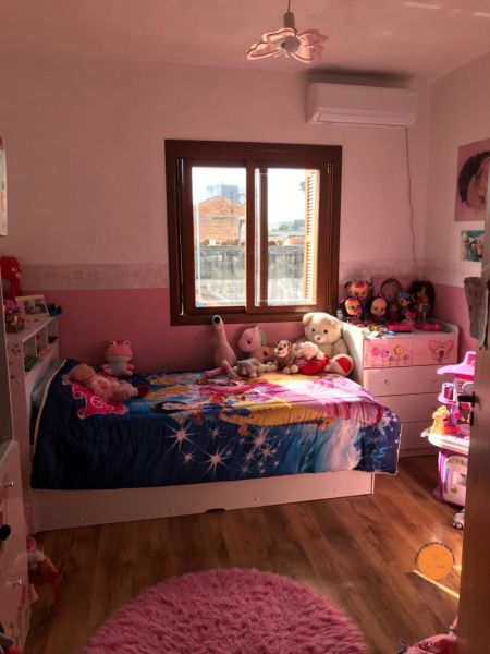 Casa com 3 quartos, 2 banheiros e 180m² à venda no bairro Areal, Pelotas