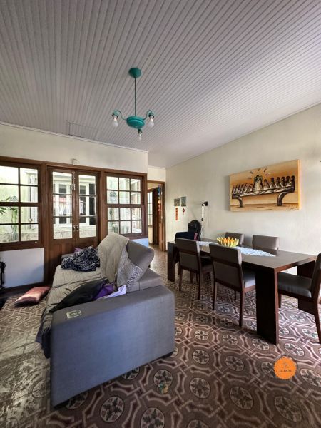 Casa com 3 quartos, 3 banheiros e 175m² à venda no bairro Centro, Pelotas