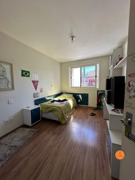 Casa com 3 quartos, 3 banheiros e 175m² à venda no bairro Centro, Pelotas