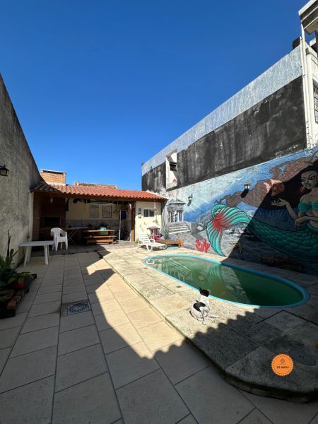 Casa com 3 quartos, 3 banheiros e 175m² à venda no bairro Centro, Pelotas