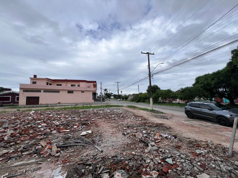 Terreno à venda no bairro Areal, Pelotas