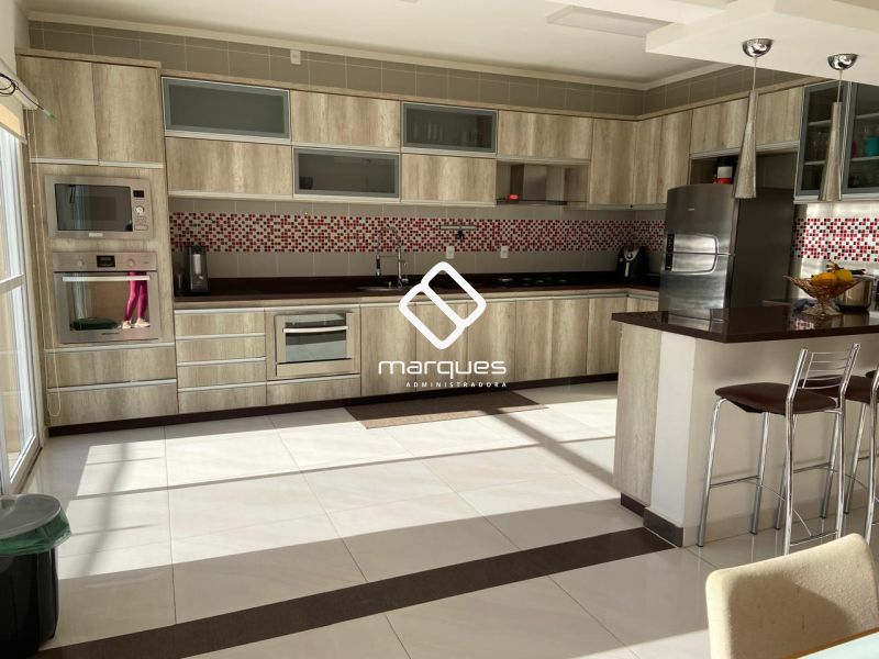 Casa com 3 quartos, 1 banheiro e 223m² à venda no bairro Laranjal, Pelotas