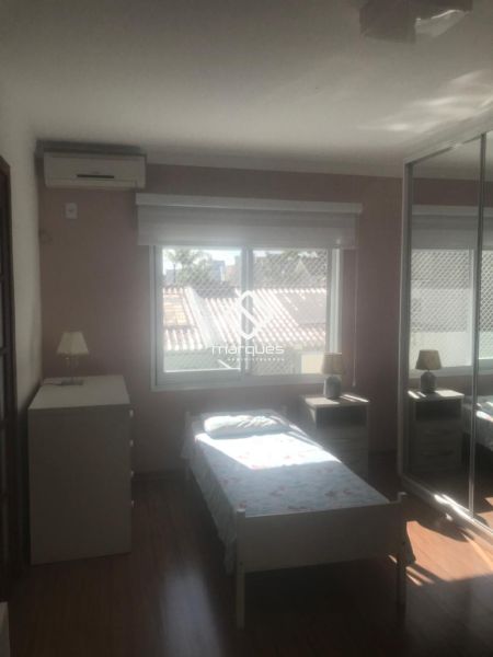 Casa com 3 quartos, 1 banheiro e 223m² à venda no bairro Laranjal, Pelotas