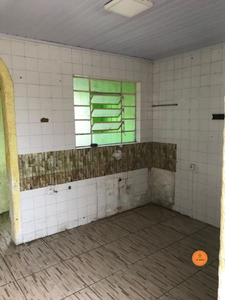 Casa com 2 quartos, 1 banheiro e 77m² à venda no bairro Centro, Pelotas