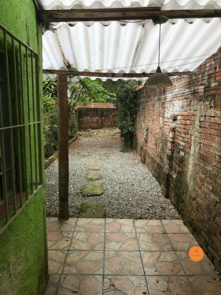 Casa com 2 quartos, 1 banheiro e 77m² à venda no bairro Centro, Pelotas