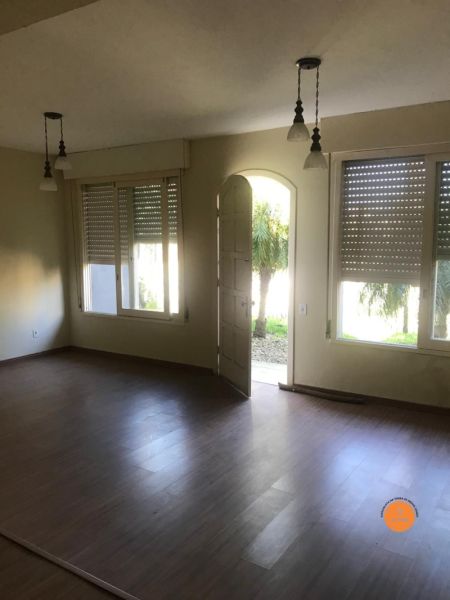 Casa com 5 quartos, 2 banheiros e 281m² à venda no bairro Centro, Pelotas
