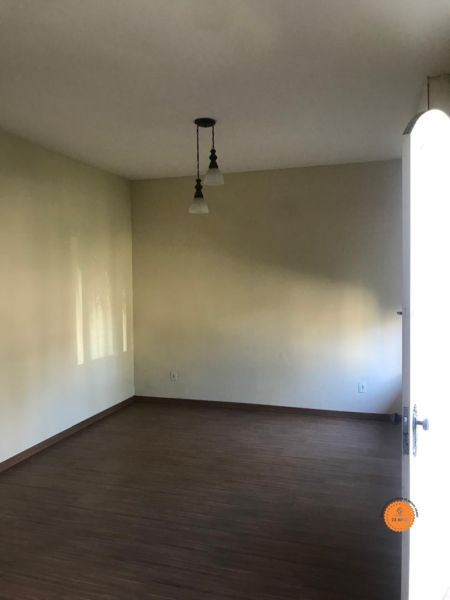 Casa com 5 quartos, 2 banheiros e 281m² à venda no bairro Centro, Pelotas