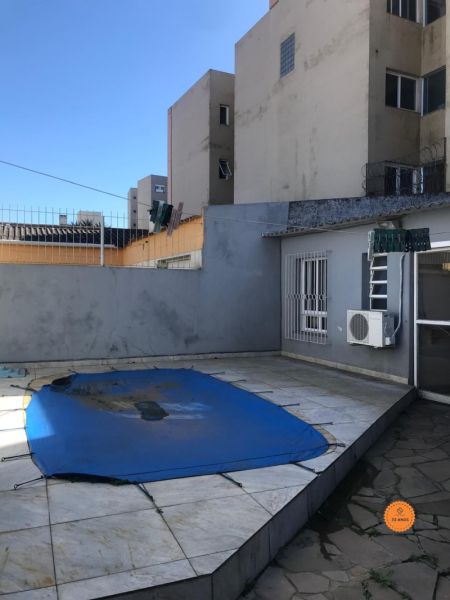 Casa com 5 quartos, 2 banheiros e 281m² à venda no bairro Centro, Pelotas