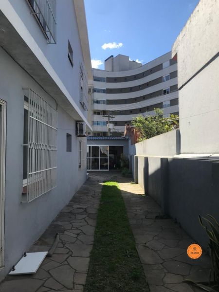 Casa com 5 quartos, 2 banheiros e 281m² à venda no bairro Centro, Pelotas