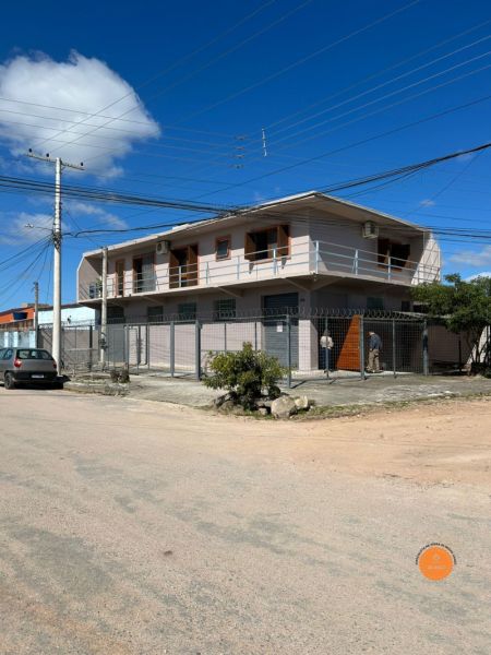 Casa com 3 quartos, 4 banheiros e 244m² à venda no bairro Fragata, Pelotas