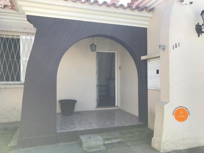 Casa com 4 quartos, 2 banheiros e 175m² à venda no bairro Centro, Pelotas