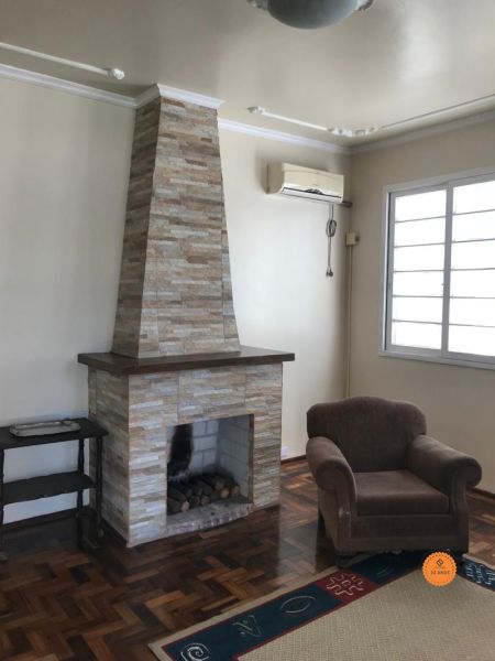 Casa com 4 quartos, 2 banheiros e 175m² à venda no bairro Centro, Pelotas