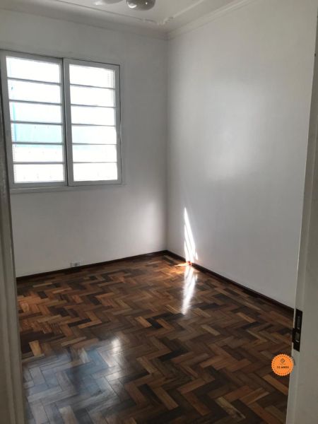 Casa com 4 quartos, 2 banheiros e 175m² à venda no bairro Centro, Pelotas